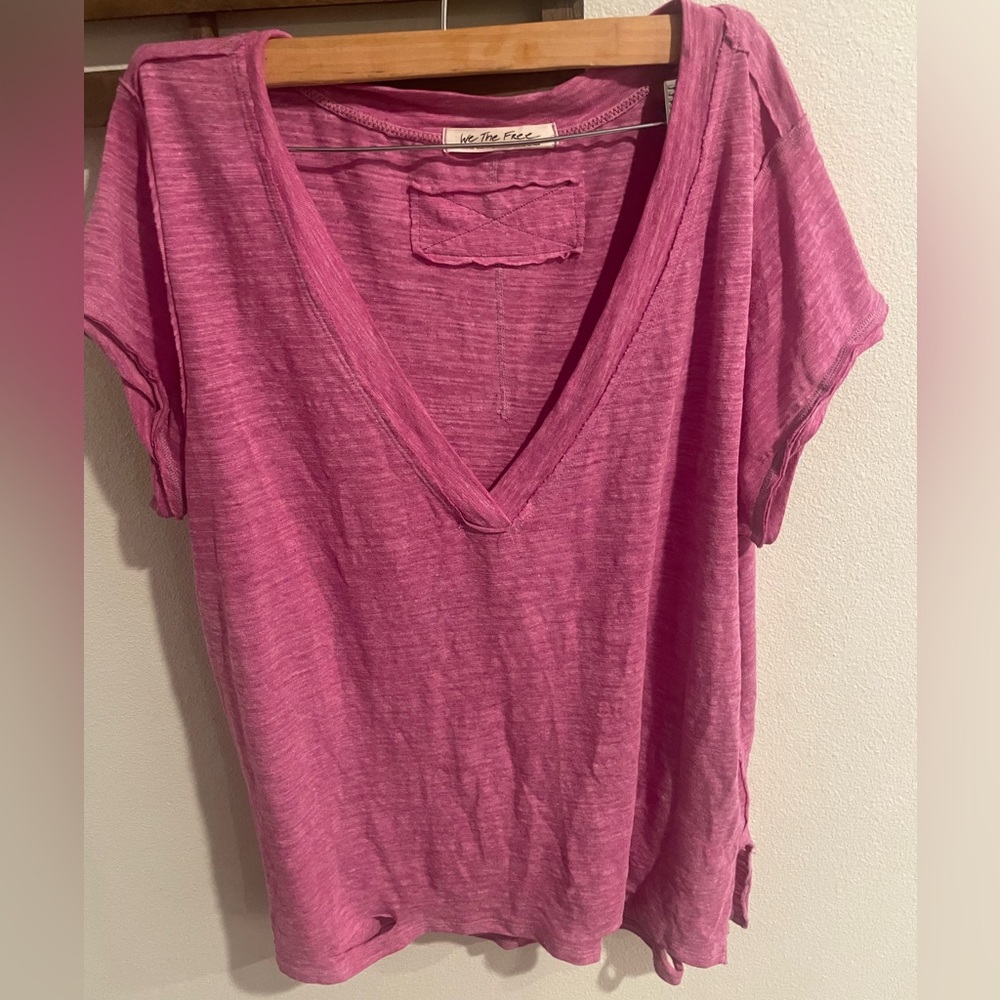 We The Free Bright Pink V-Neck Short Sleeve Tee Size‎ Large - Picture 2 of 6